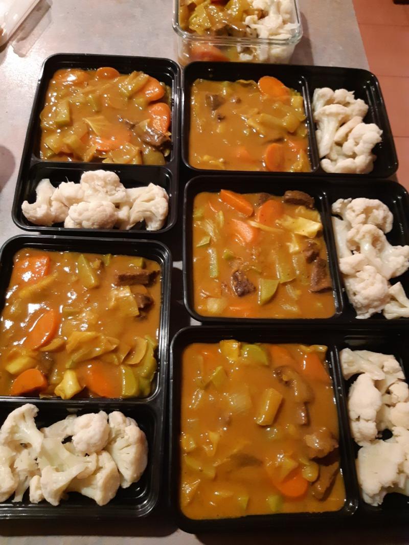 사족이 많이 붙은 이번 카레 레시피! 사실 내 요리들 전부 재료 칼로리 대충 생각해보고 내맘대로 대강대강 때려넣고 요리 완성후에 칼로리 맞춰보고