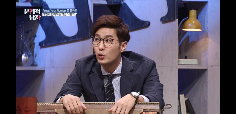 김지석 배우님 ㅋㅋㅋㅋ 본인 문제라고 종이를 뒤로 던졌는데 펜 뒤로 던진 거 아니냐고 물어보는 질문에 종이라고 답해주고 펜 잡고 뽁 열어버리기