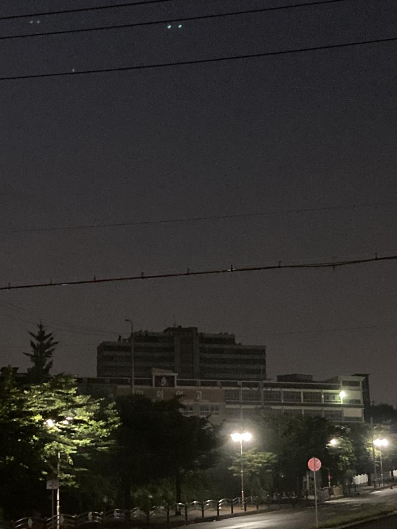 밤에 지나가다 본 학교