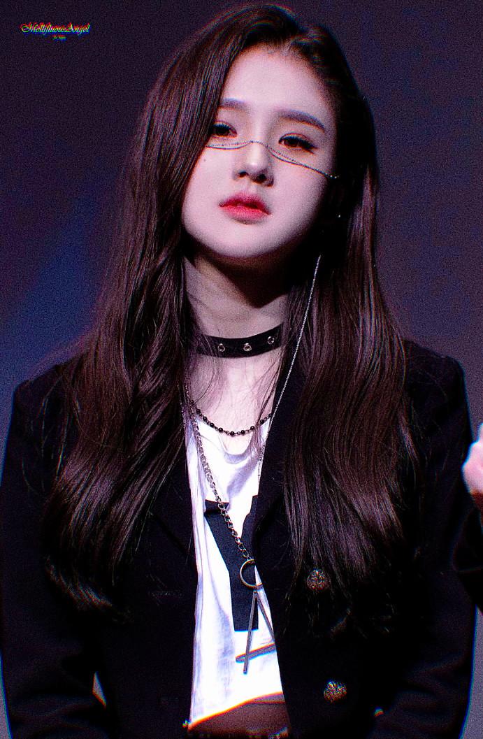 >>7 으아악 진짜 너무 예쁘시다ㅜㅠㅠㅠㅠㅠㅠ 사진 열자마자 진짜 너무 예뻐서 으악! 이 소리 나왔어ㅠㅠ 이달소 맞지?? 넘 예뻐... 😮💖