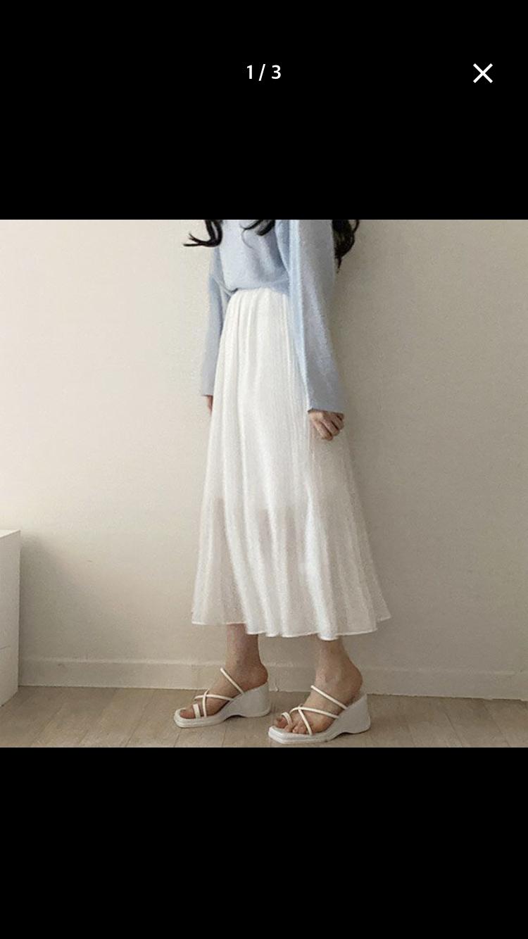 얘들아 이거 치마 위에 뭐 어울릴거 같음?