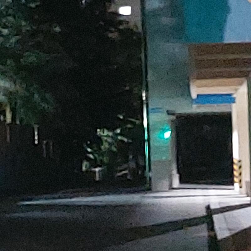 아 첫번째갔던 장소는 깜빡하고 캡쳐를 못했네. 중학교랑 바로 마주보고있던 초등학교였는데, 공원으로부터 약 5분이면 가는거리라서 직접한번 가봤어.