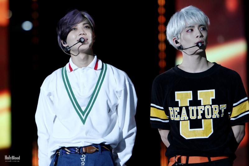 김종현 좋아 때 분홍 머리랑 뷰 은발 머리 이태민 뷰 보라색 머리 진짜 최고지...