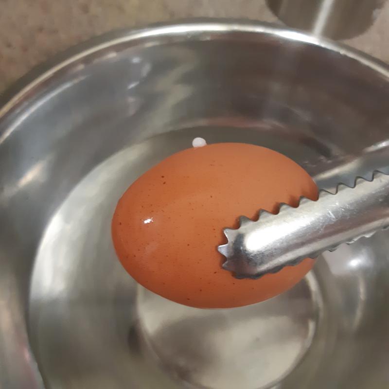 나부터 할겡!! 방금 계란 삶다가 신기한? 계란 봐써..