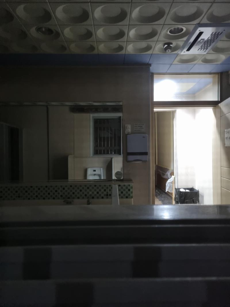 >>19 들어갈 수는 없고 밖에서 찍었어
