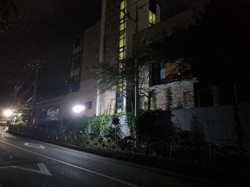 학교 밖에있는 어린이집임