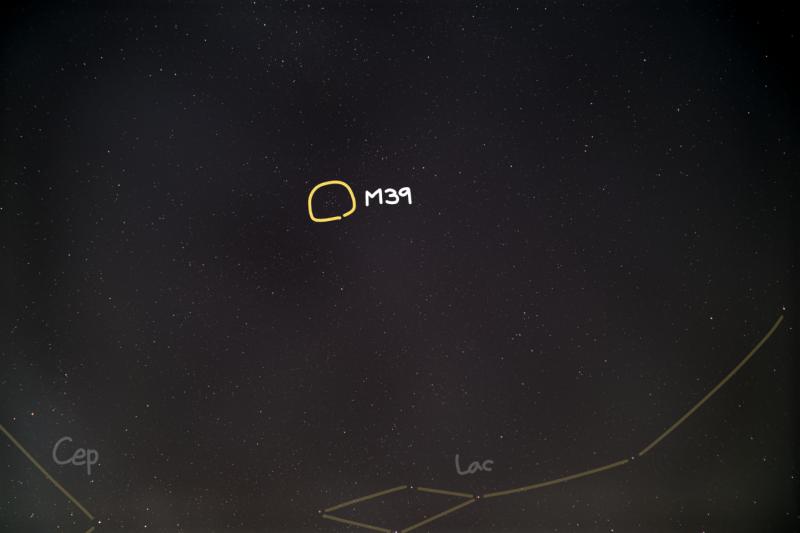 M39 / 백조자리에 있는 산개성단 노출시간 3s * 98 F 2.8, ISO 640 한 시간 정도 날씨가 맑아서 파박 찍어왔다! https:/