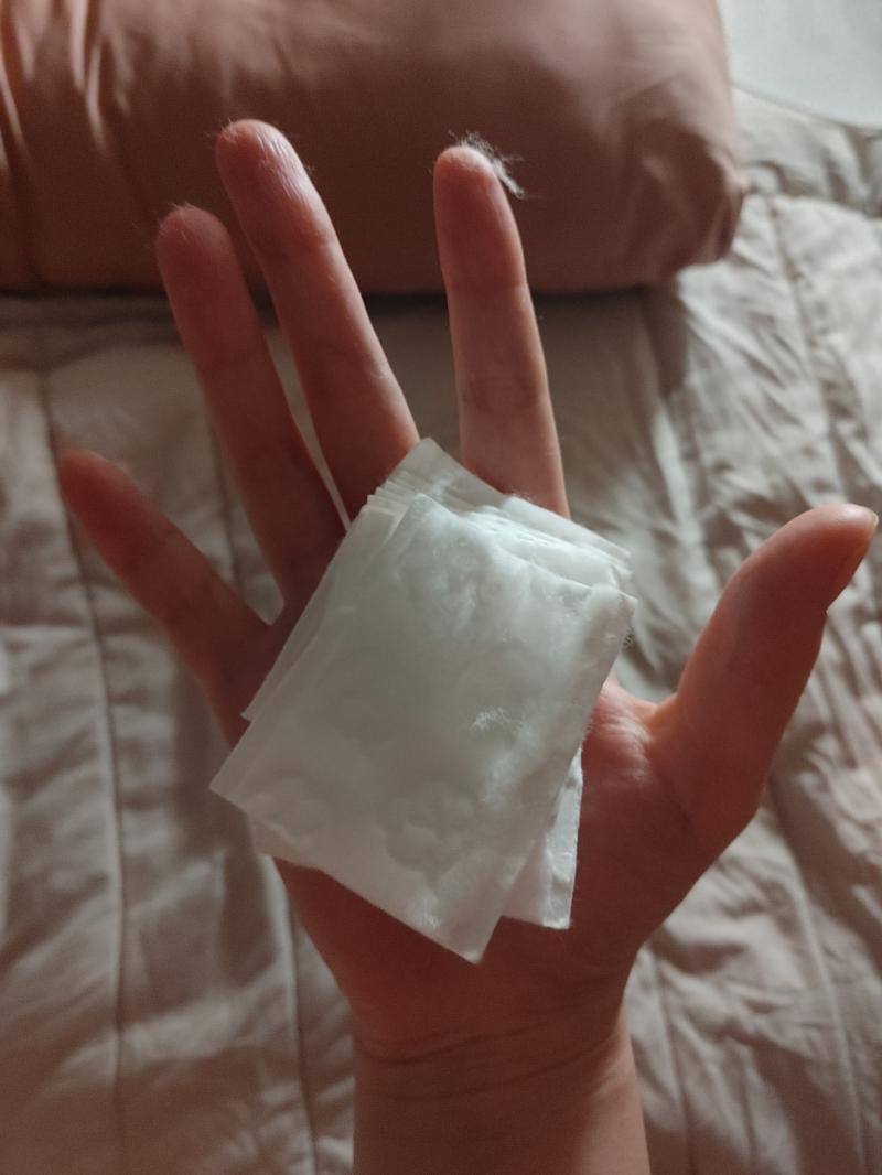 >>7 사실...저 손은 내가 아니야.. 실은 비밀인데 아직 종이컵 내 힘으로 못찌그러뜨려서..... 허세부린다고 사진 퍼온거야...하지만 나 