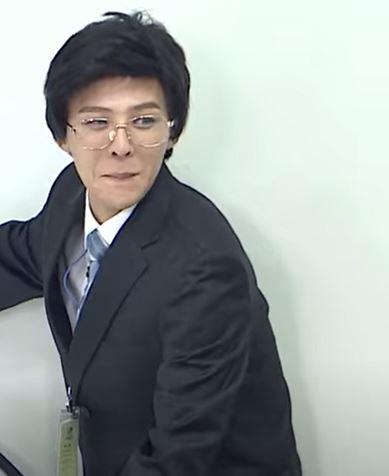 쩐다 진짜..... 진짜...... 저런 사원 있으면 야근을 밥먹듯이 할듯 어 지용씨 오늘도 야근해요? 커피 한 잔 마실래요? 하면서.....