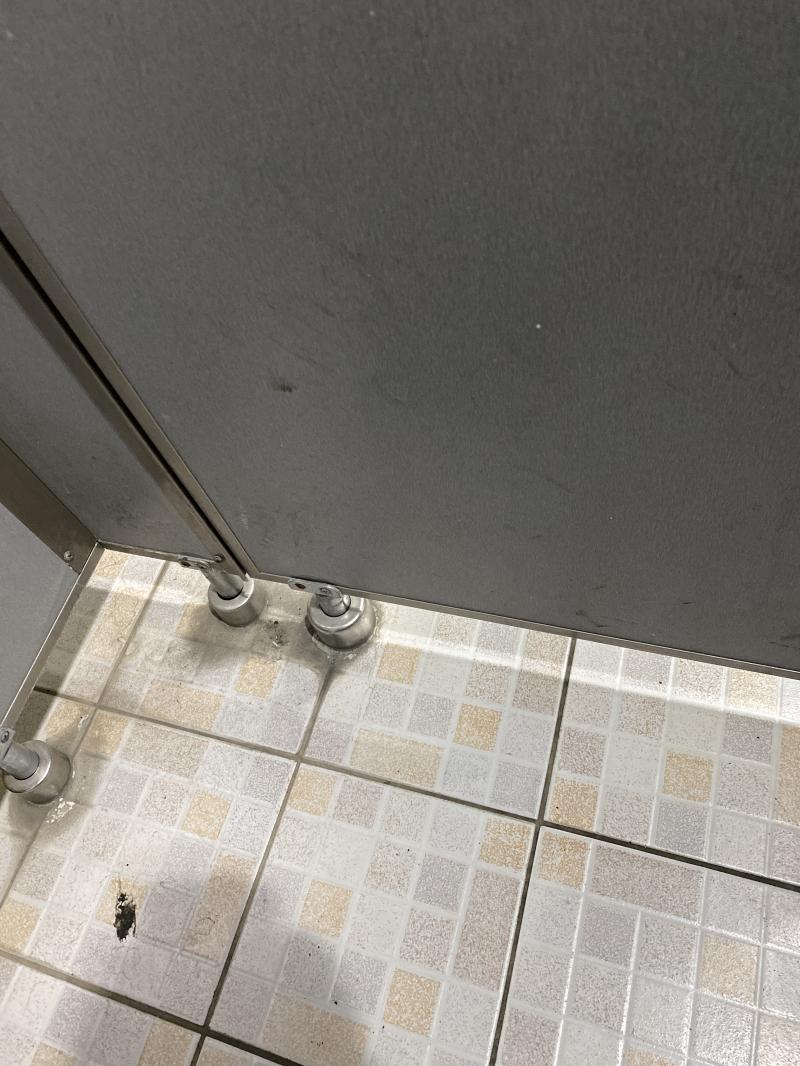 아 지금도 몰래 글 쓰는데 밖에 누군가 보고있는것같ㅇㅏ 잠시만....