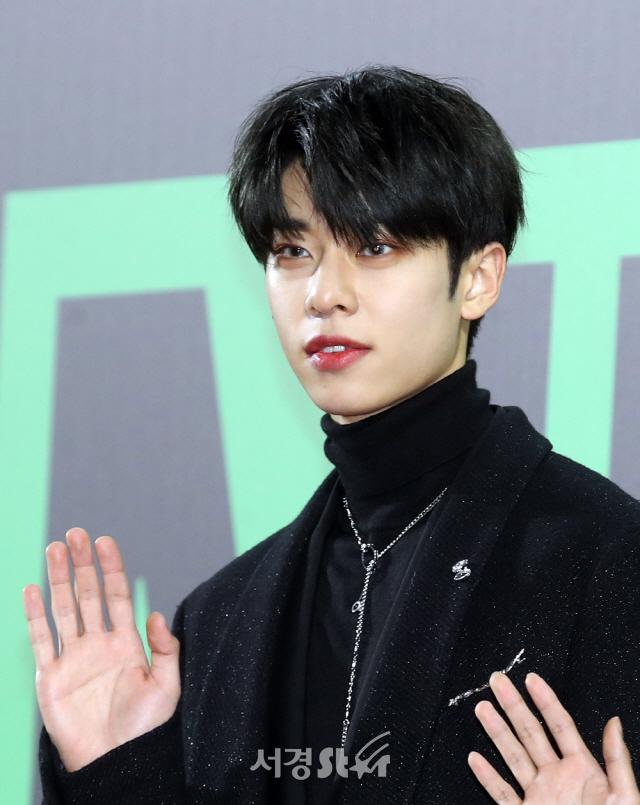 >>90 >>91 헉 김동현 맞는것 같아 이분 맞지 닮았지 똑같지?? 끄아아앙 고마워 완전 팬될것 같음 >>90도 고마어!!❤