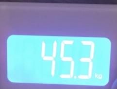 일단 이건 전 몸무게인데 지금 몸무게를 얻어서 좋은 건 생리가 제때 제때 와 전에 체중땐 생리불규칙 이였거든 ㅜ.ㅜ 생리불규칙때문에 굶어선 못뺄
