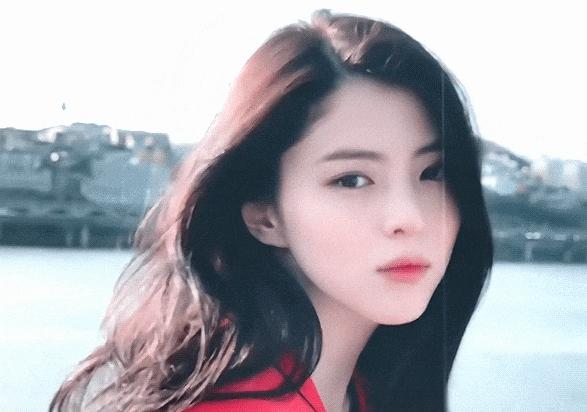 >>5 >>9 한소희 사랑해...♥