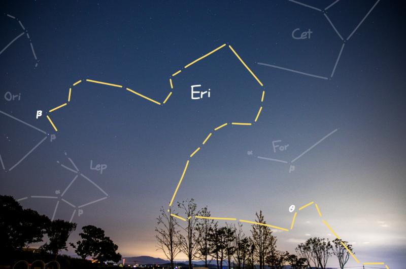 구불구불구불구불 오늘의 별자리는 에리다누스자리! (Eridanus/Eri) 뭔가 심상치 않은 별자리야... 바닥에 떨어뜨린 실가닥처럼 어디 갈라