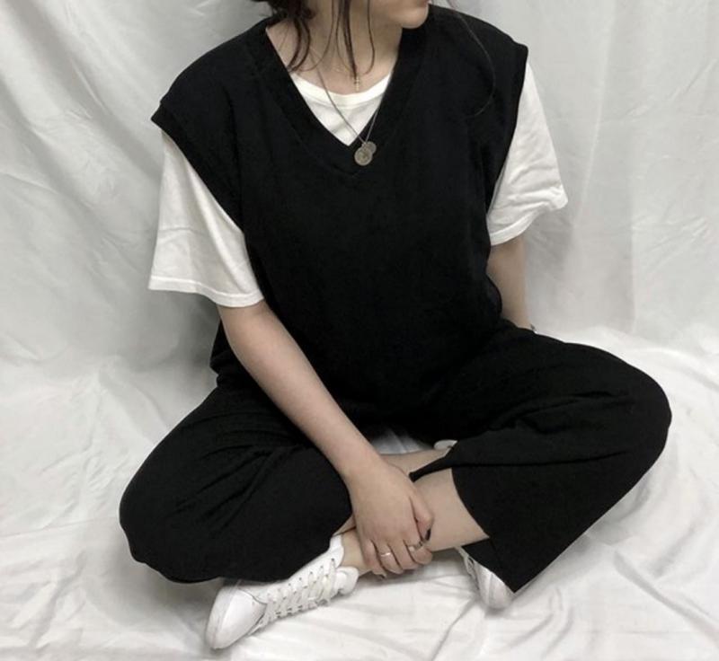 >>4 첫번째 사진은 오른쪽! 세번째 사진은 치마 말구 흑청 입을고야 쇼핑몰에서 내가 입을거랑 가장 비슷한 사진 가져왔어! >>5 아 진짜? 그