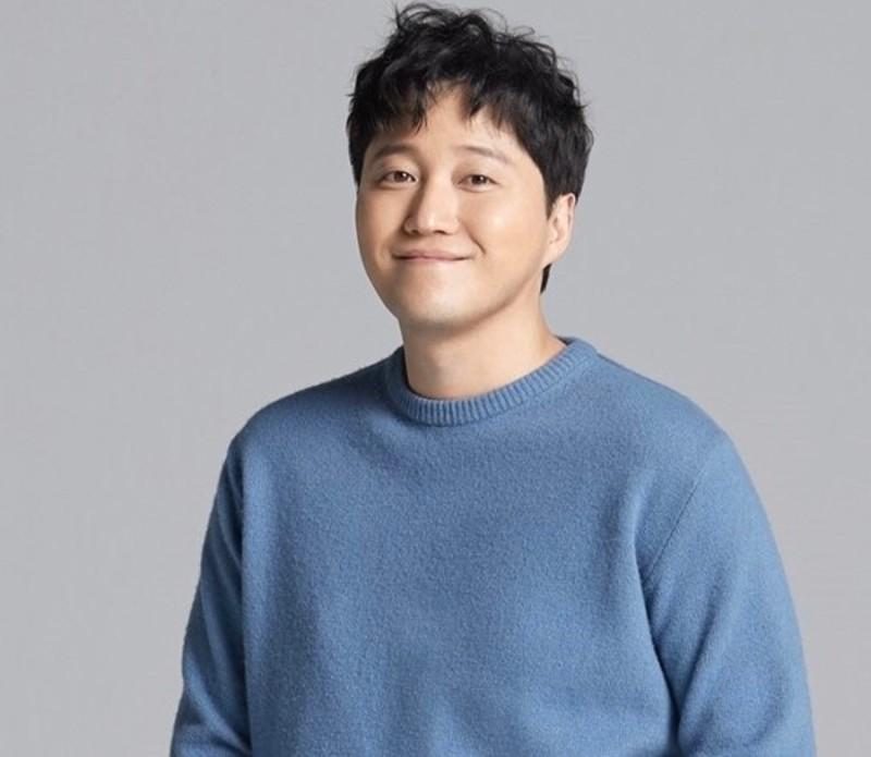 우리 대명씨 왜 없지... 전형적인 곰상에 성격도 곰같은데ㅜㅠㅠ 정말 좋아요.. 슬의 나온 뒤로 더 좋아졌어요ㅜㅜ 진짜 사랑해 나이는 숫자에 불