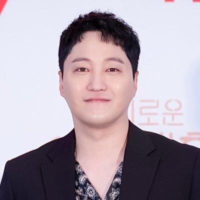 우리 대명씨 왜 없지... 전형적인 곰상에 성격도 곰같은데ㅜㅠㅠ 정말 좋아요.. 슬의 나온 뒤로 더 좋아졌어요ㅜㅜ 진짜 사랑해 나이는 숫자에 불