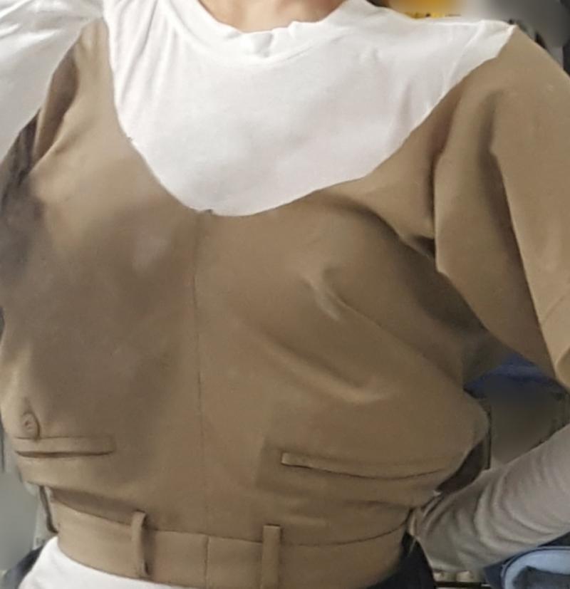 >>8 거꾸로 입은 버전도 있어