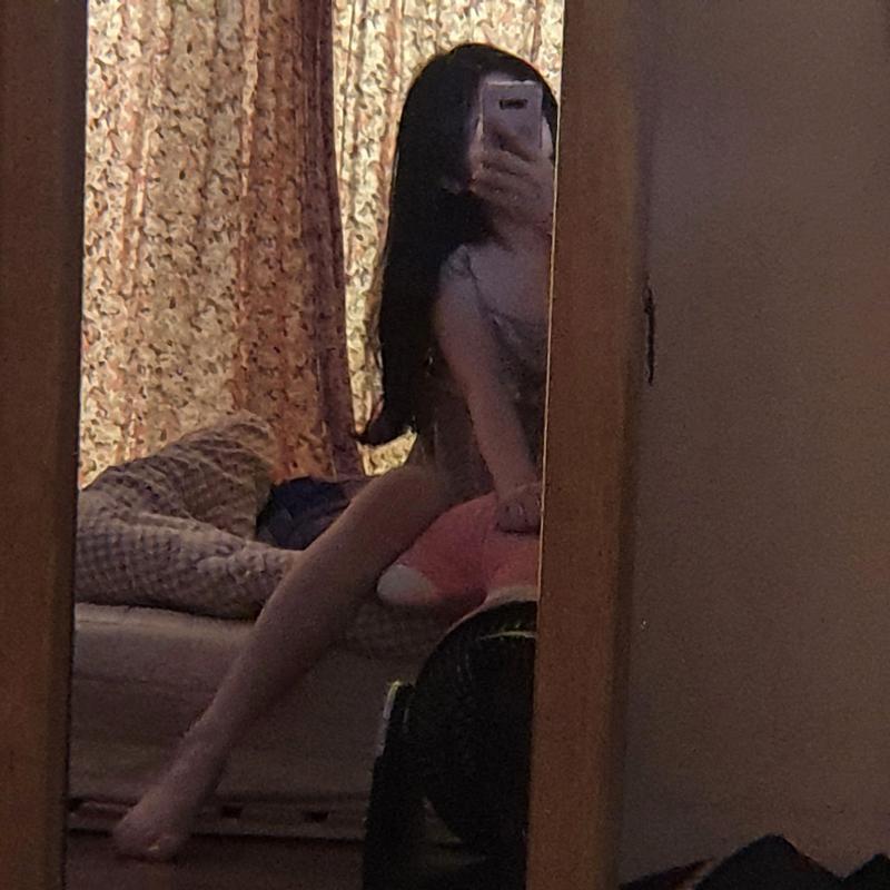 첫 번째는 그냥 에이블리에서 샀는데 브랜드 없는 것도 귀여운 거 많앙 두 세 번째는 울랄라 파자만데 쪼오금 비싸 근데 퀄리티 좋고 디자인 섬세하