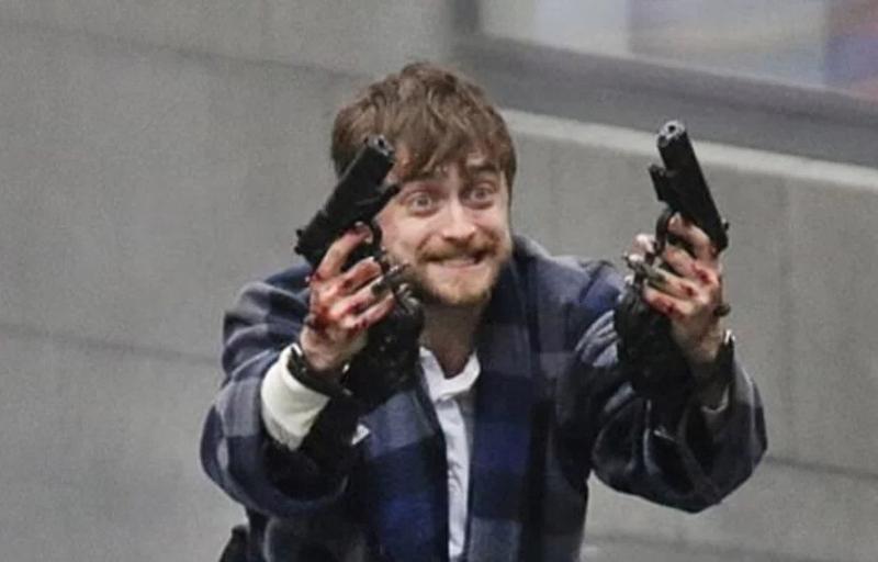 캐캐묵은 호그와트 마법사 보다는 요즘 뜨는 물리형 마법사가 되시는건 어떤가요?
