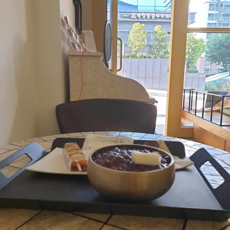 아 생각나서 올리는 지인 덕에 알게 된 가까운 일본식 디저트 맛집... 하필 자주 가야하는 곳이랑 동선이 겹쳐서 앞으로도 수시로 갈 예정 히히 