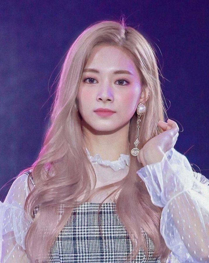 쯔위 졸업사진이 어떻게 이렇게 나오지