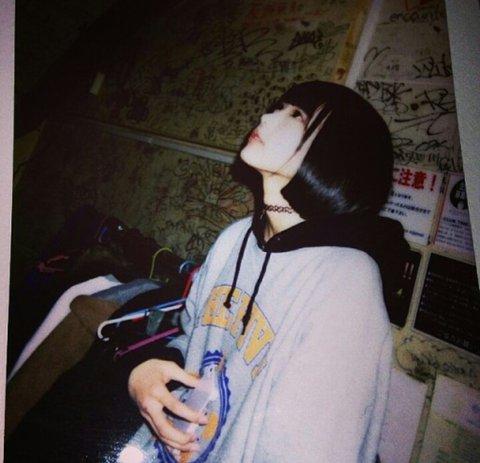 >>110 유루메느모 아노 나도 이렇게 흑발 잘 어울리면 좋겠다 교복도 뭐가 저리 청순할 일이냐