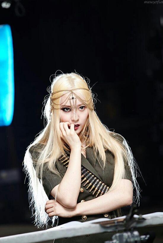 크리스탈 이런 컨셉을 소화하다니