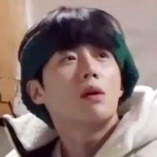 나 또 왔어 이분 진짜 젼나 지켜주고 싶게 생겼다 뭐야 진짜 너무 이쁘고 귀엽고 누구야 ㅈㅂ 알려조...