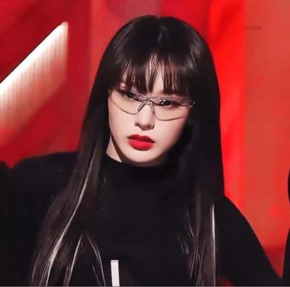 노제 사실 이번에 스우파 안 봐서 갑자기 왜 이렇게 인기인지 몰랐는데 알고보니 저번에 트위터에서 본 카이 백댄서분이시더라 나 그때 완전 반했었다
