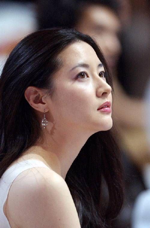 이영애 너무 예쁘다 못해 무서워요