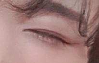 이거 윙크한 내눈인데 많이 찐한편이지..??