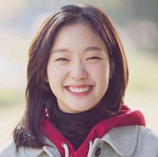 김고은 웃는거 상큼터진다