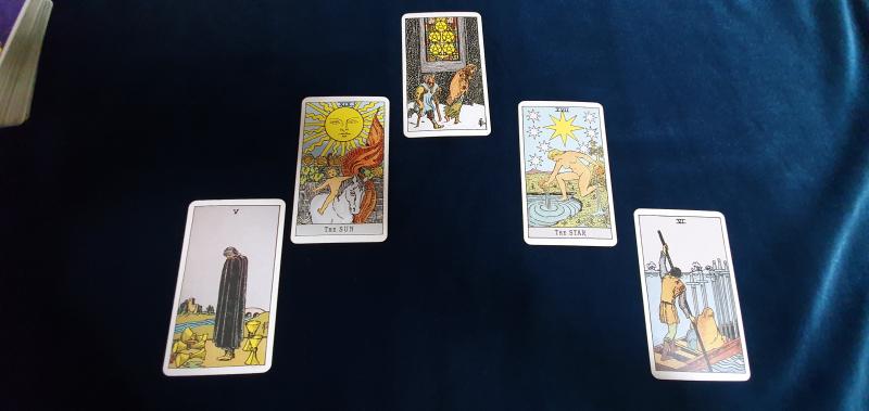 >>839 타로는 오히려 ~운이라고 하면 보기가 어려워. 레스주의 질문은 충분히 튼튼(?)하다고 생각해. 음... 지금 많이 힘들어 보이네. 슬