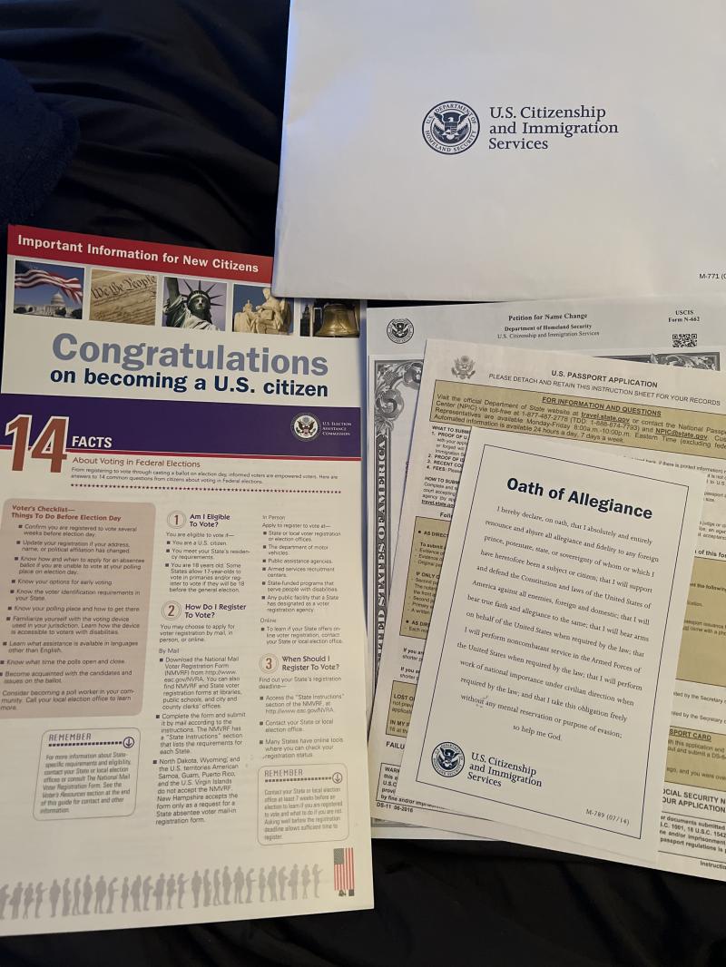 >>6 선서내용! 사진추가 했으니 oath of allegiance 보면 돼. 난 조금 늦게가서 걱정했는데 코로나인데도 사람들 엄청 모아놓고 조