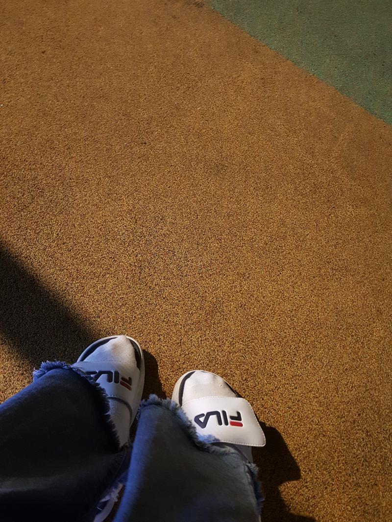히히