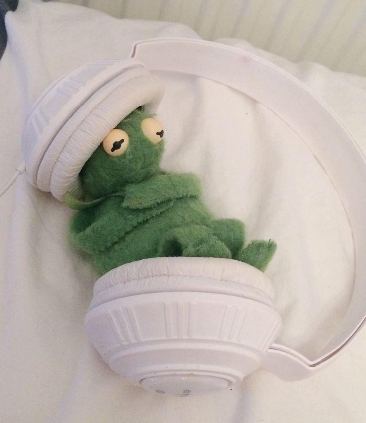 ✧・゚: *✧・゚:* *:・゚✧*:・゚✧ Broken – 결(KYUL) la on a saturday night – Hearts & Colors