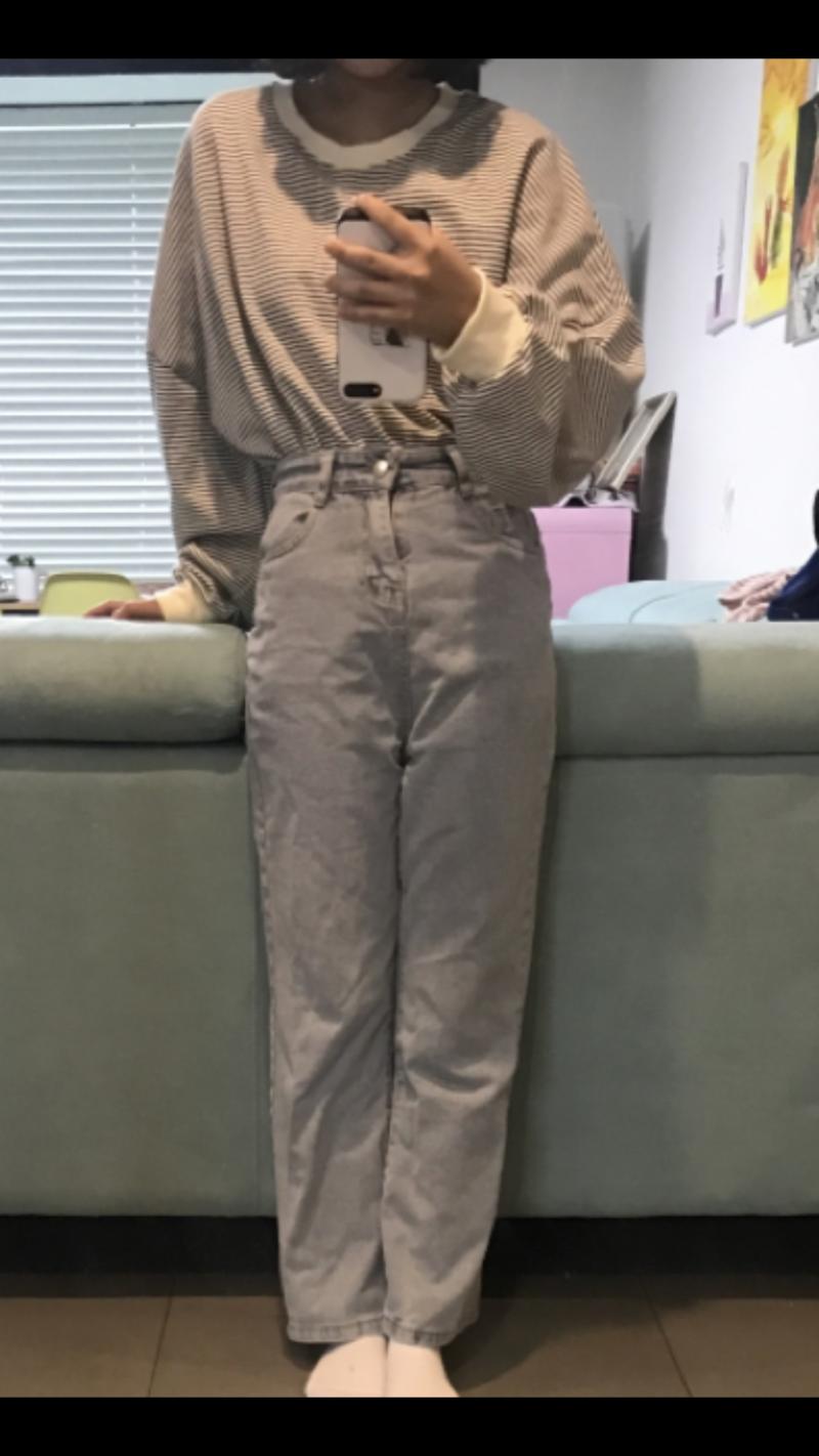 평소 옷스타일..오늘 두번 찍은거라 바지가 같긴 한데 보통 이렇게 입는 편..