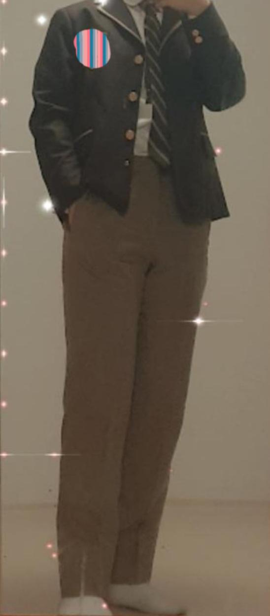 교복사진인데 만약 카키색 사면 교복이랑 어울릴까??