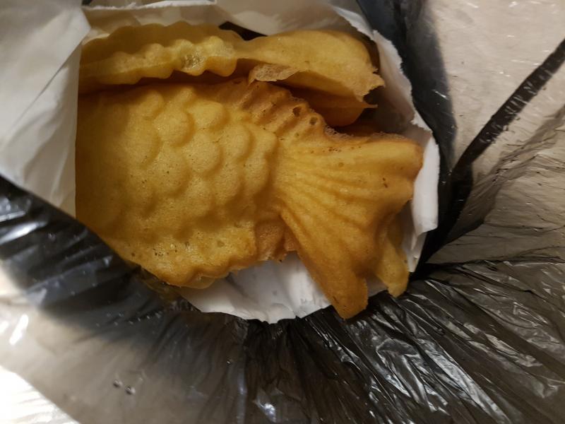 >>275 오늘은 샀어! 집에 들렀다가 다시 간 거지만... 열 마리 샀는데 한 마리 더 받았어! 맛있다