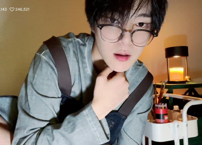 뿌빠밥...민혁이 부이앱에 아직도 죽겟다 자기야.........너무잘샌겻다...