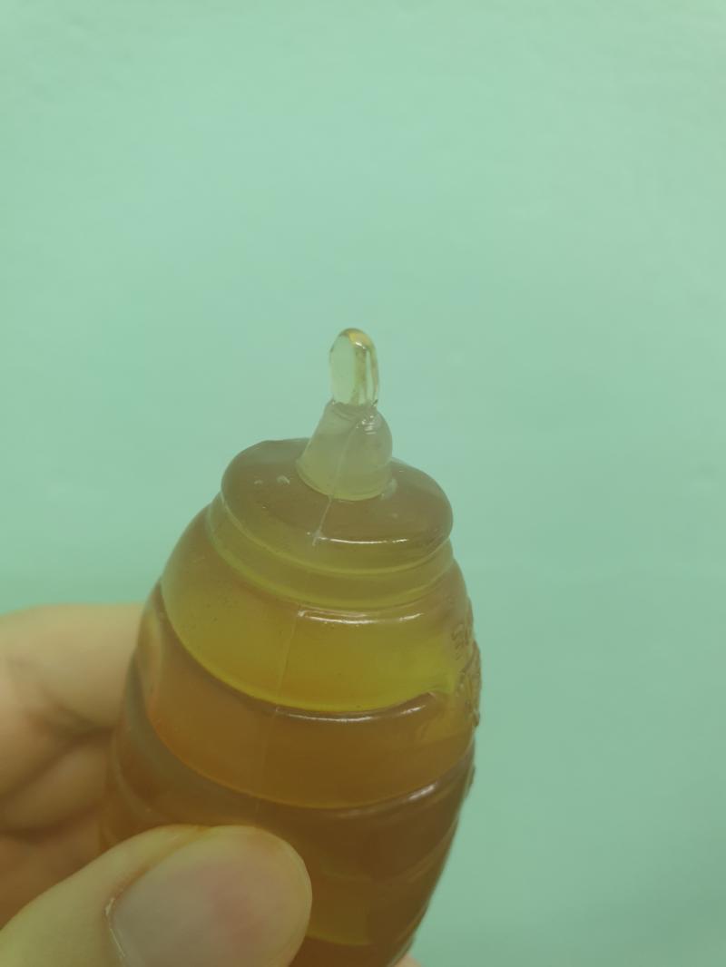 가위가 없어서 아래 뚜껑을 땄다. 너무 찔끔나온다. 먹었는데 역시나 꿀맛이었다.(말그래도 꿀맛) 사람들은 이거 어떻게 다 먹는거야?