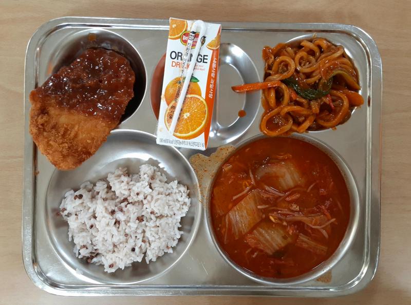 내일 마라탕 나온다는데 기대된다 한 번도 안 먹어봤어 ㅋㅋㅋㅋㅋ