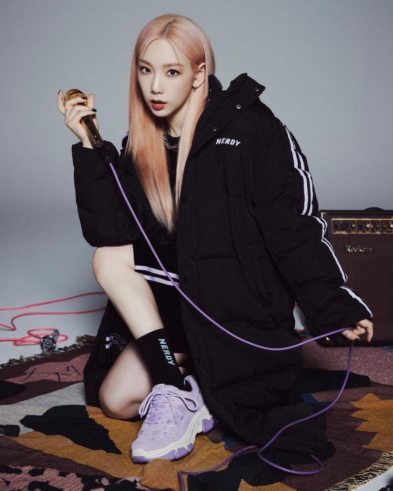 얘들아 내가 이여자랑 결혼할생각인데 반대하는사람? 탕탕탕