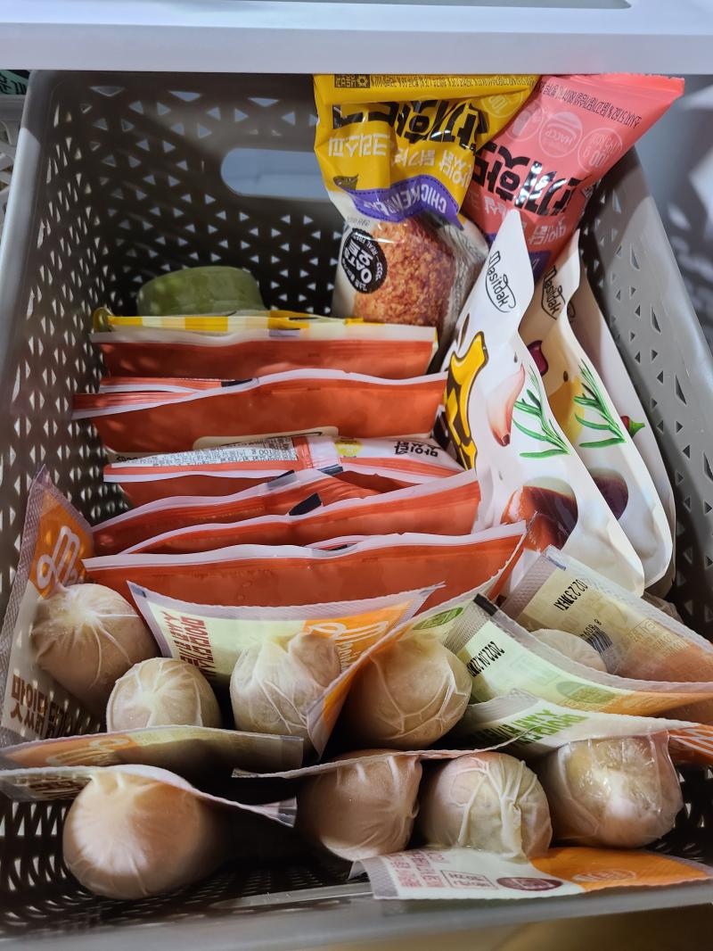 닭찌찌 한가득.