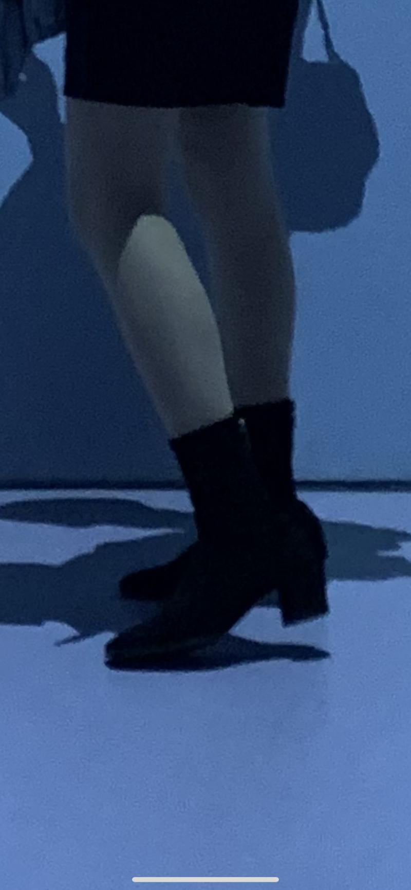 >>2 사진은 한 달 전 쯤 찍은거고 이건 그나마 최근 다들 얇다고해줘서 기분좋게보다가 사진마다 조금씩 다르길래 신기해서 올려 (일카야) 다 같