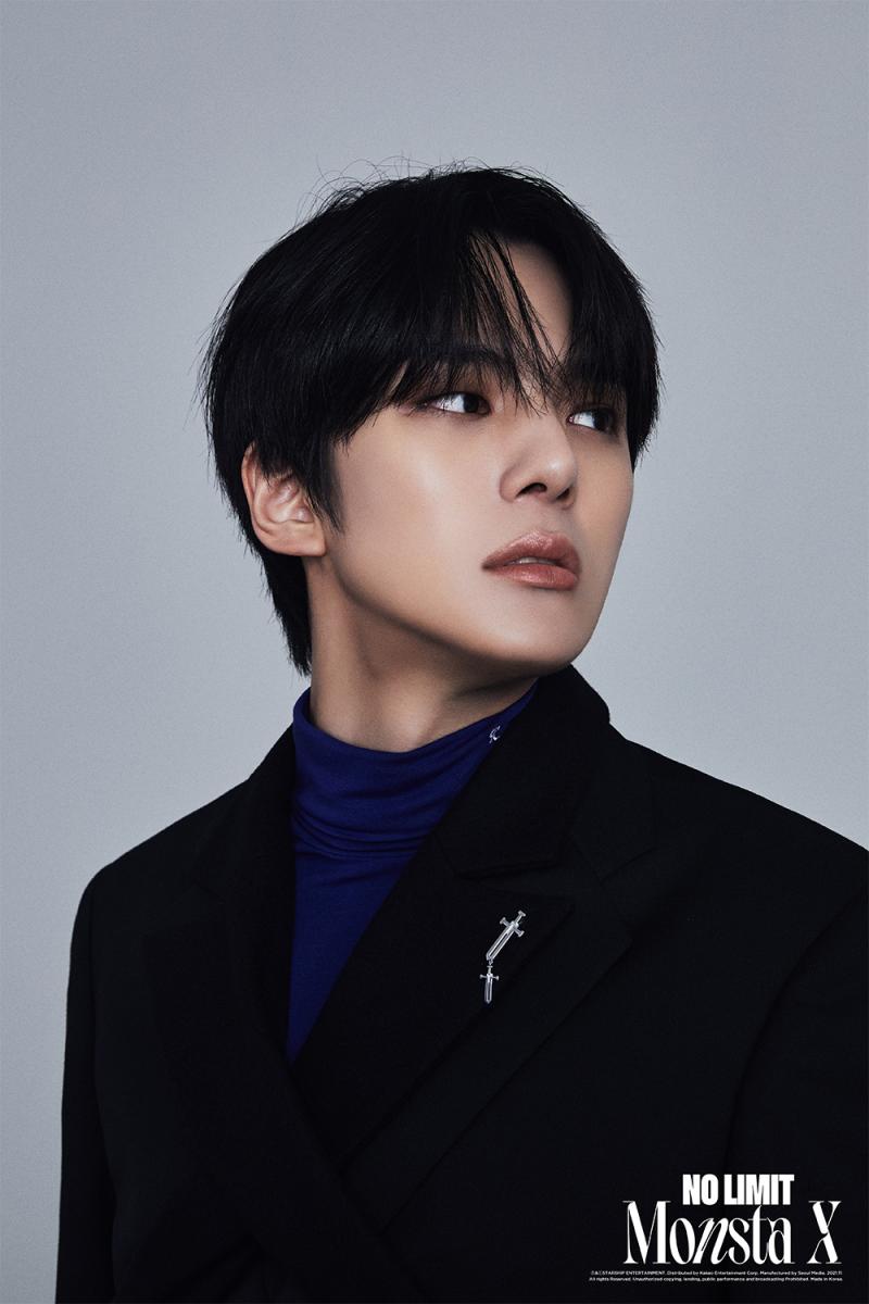 이 미친얼굴의..남자..누구여..세상에..