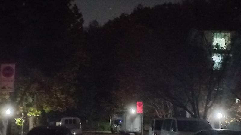 사실 좀 무서워 뭐 안 보이면 좋겠다