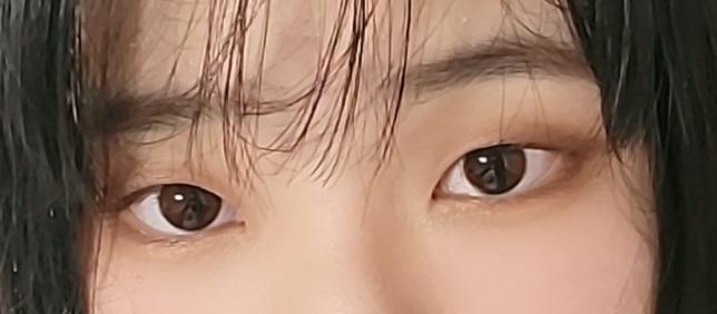 집에서 화장해서 머리 엉망이지만,,,