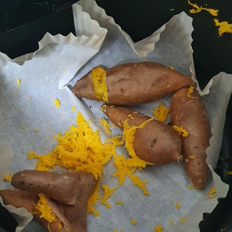 조금 더 맛있는 군고구마를 향한 욕망의 끝은 오직 파멸뿐